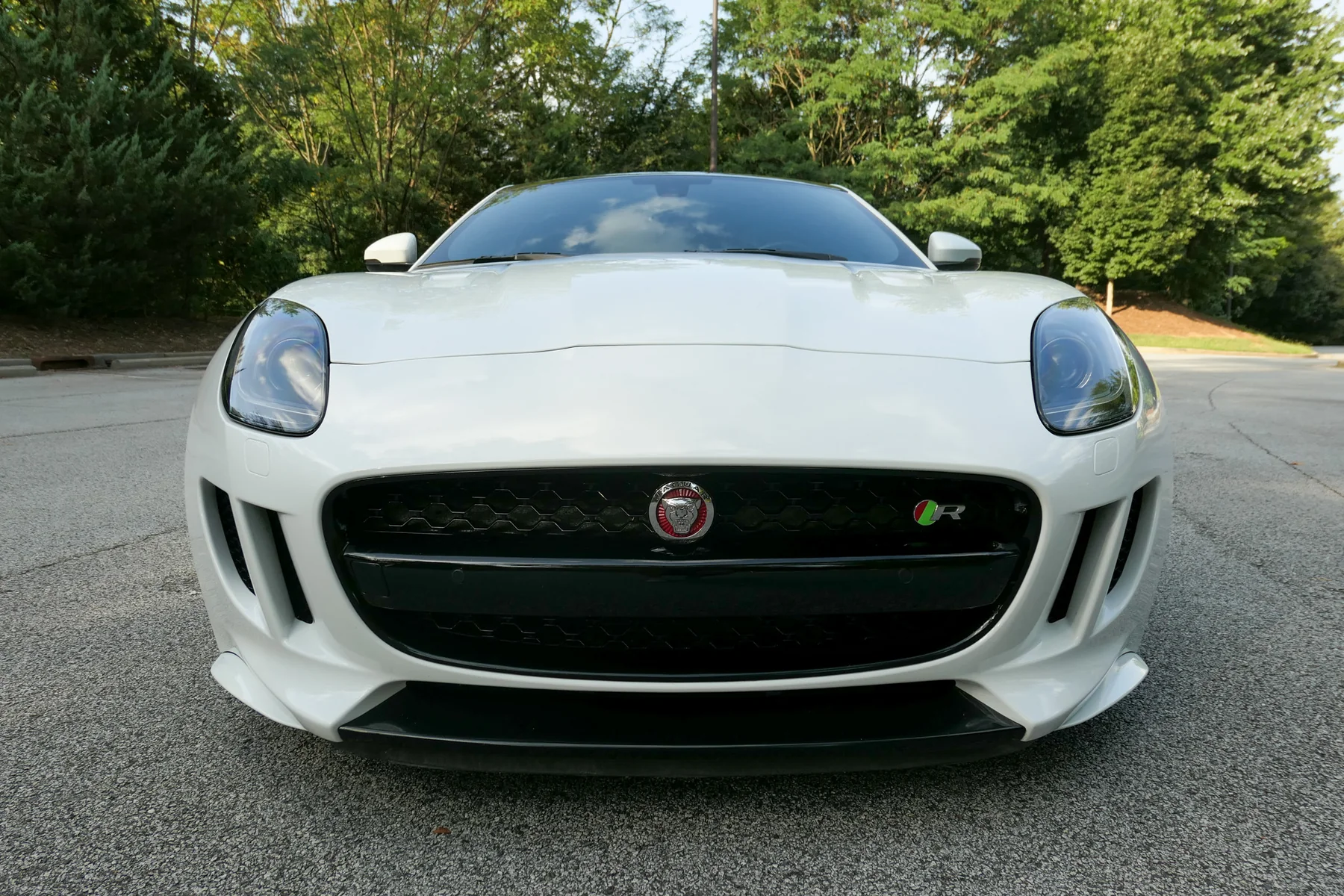2016 Jaguar F-Type R exterior photograph