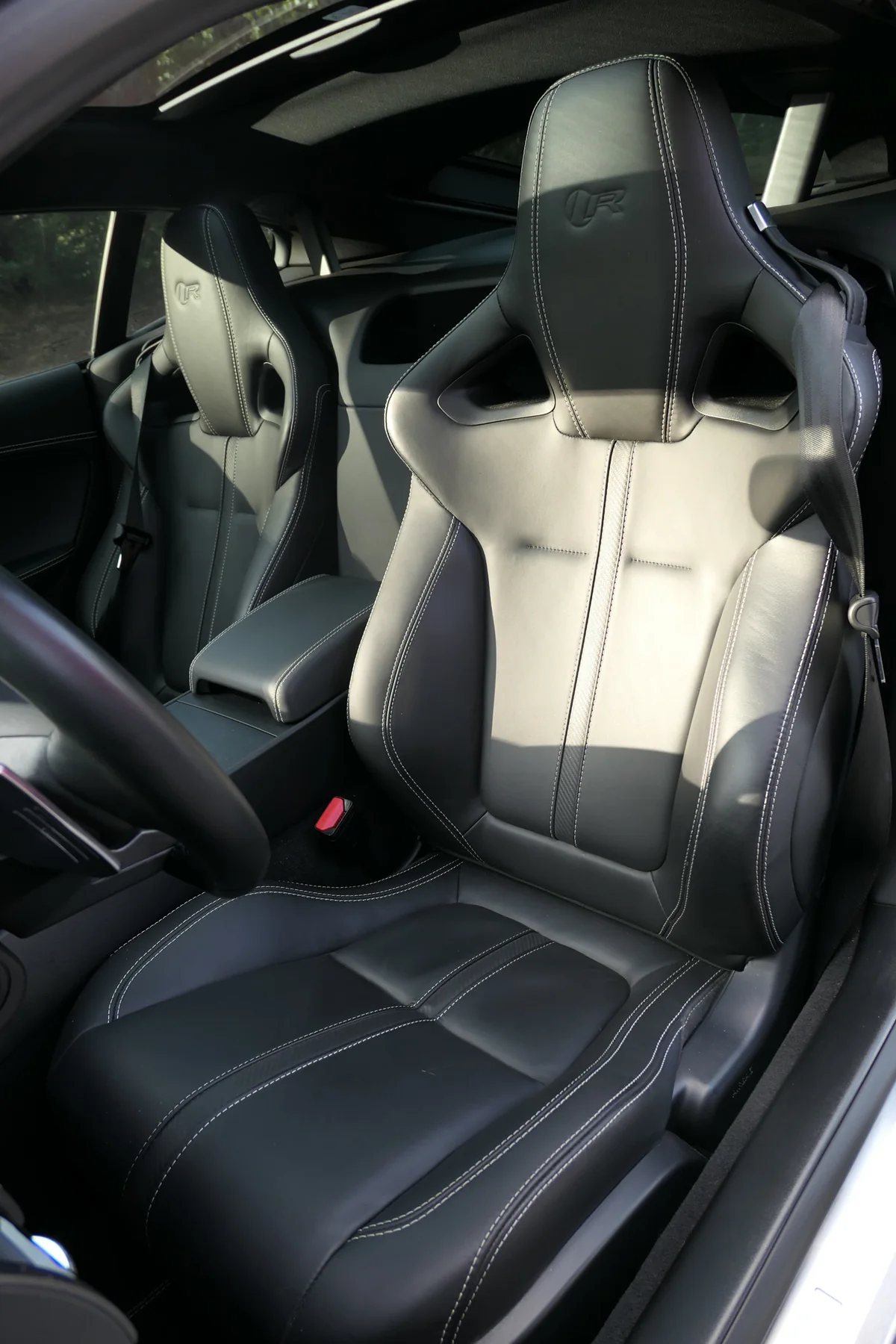 Jet Black performance seat with contrast stitching