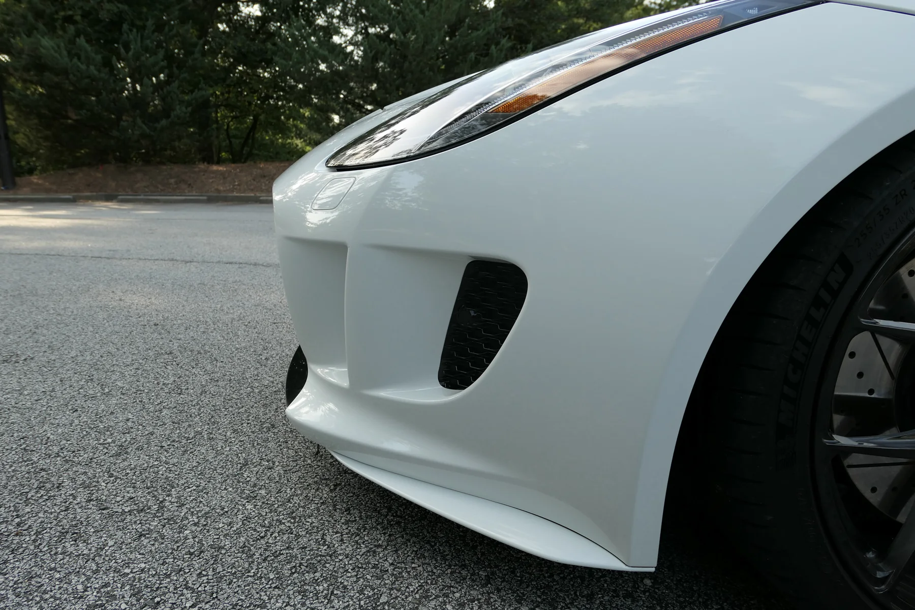 2016 Jaguar F-Type R details photograph