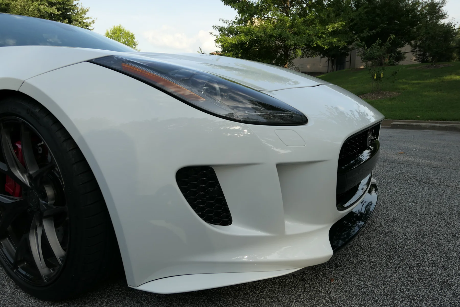 2016 Jaguar F-Type R details photograph