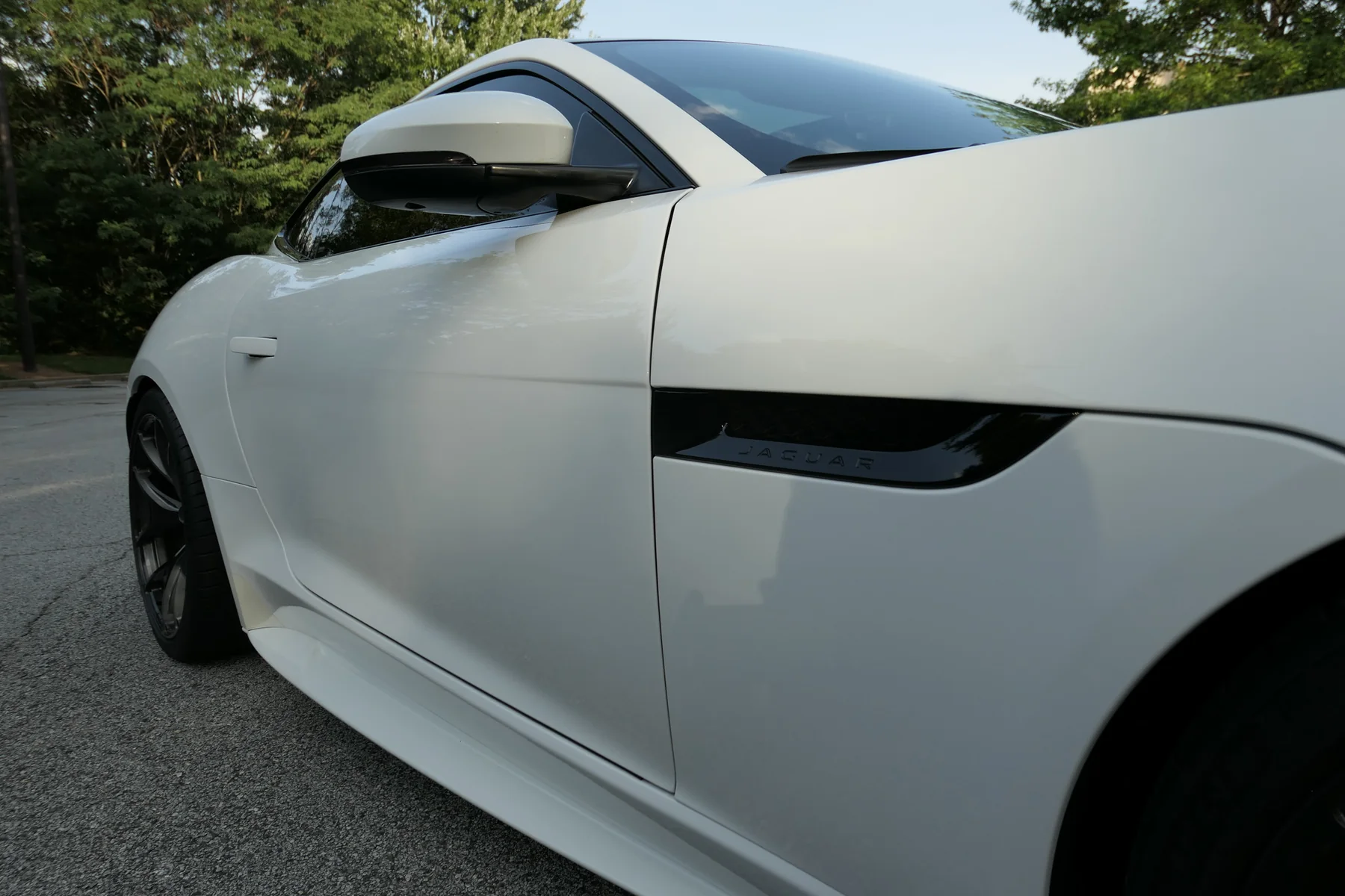 2016 Jaguar F-Type R details photograph