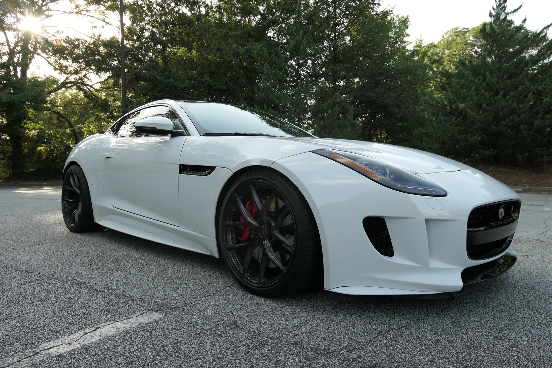 2016 Jaguar F-Type R exterior photograph