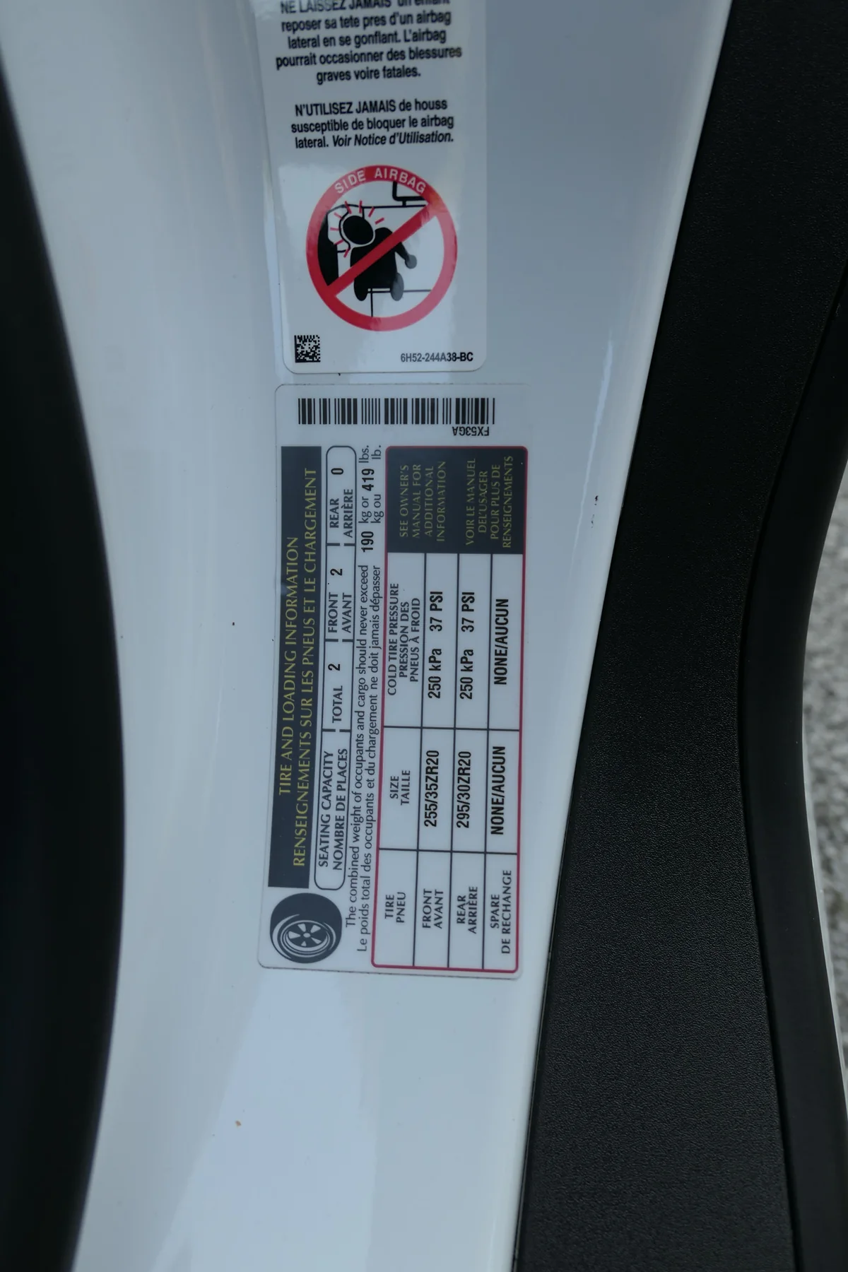 Door-jamb tire and loading information label
