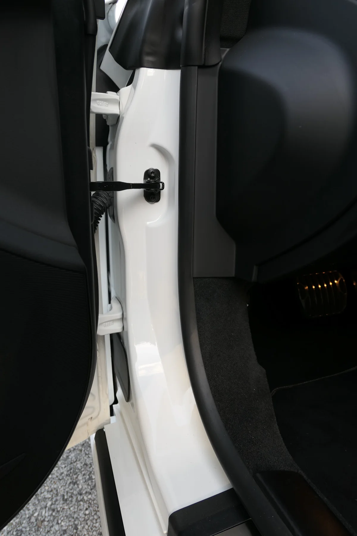 2016 Jaguar F-Type R cabin photograph