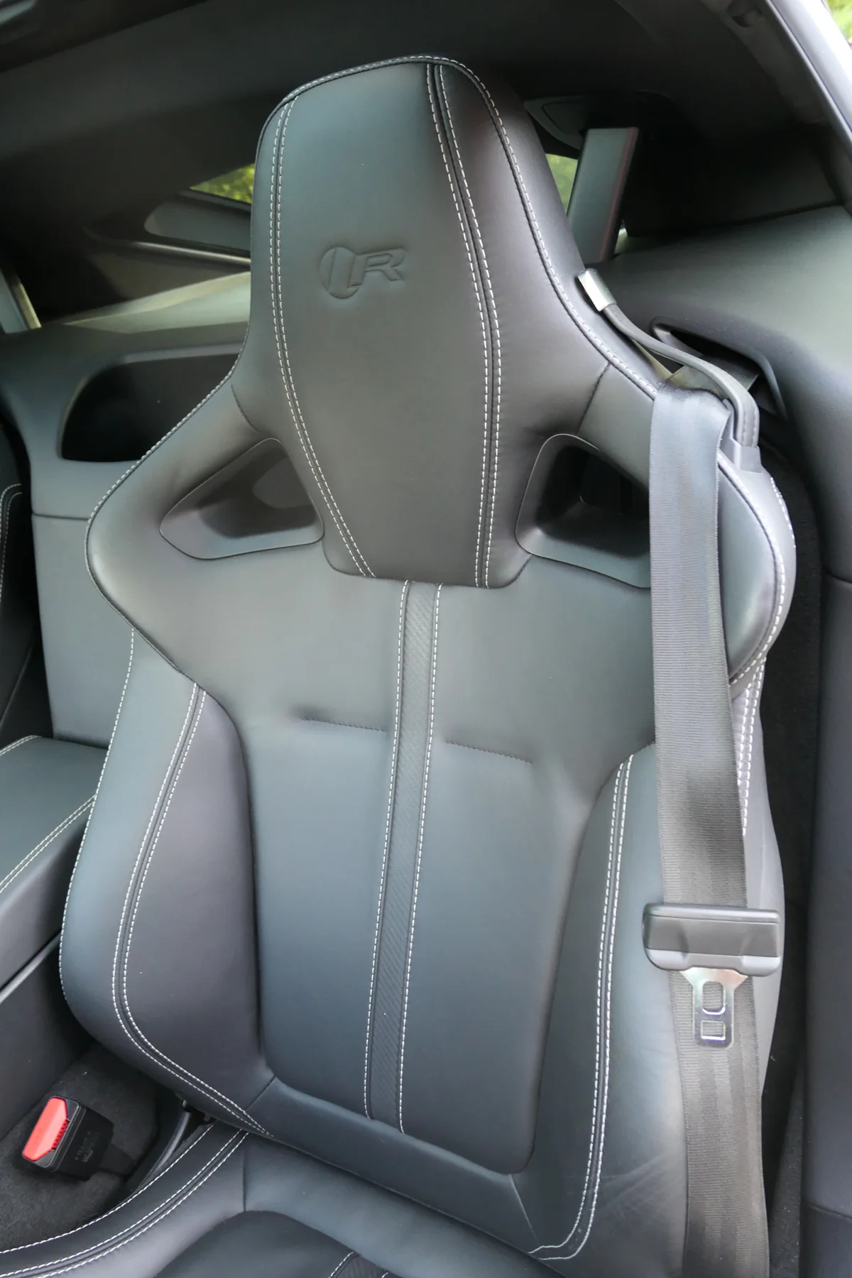 Performance seat shoulder and headrest detail